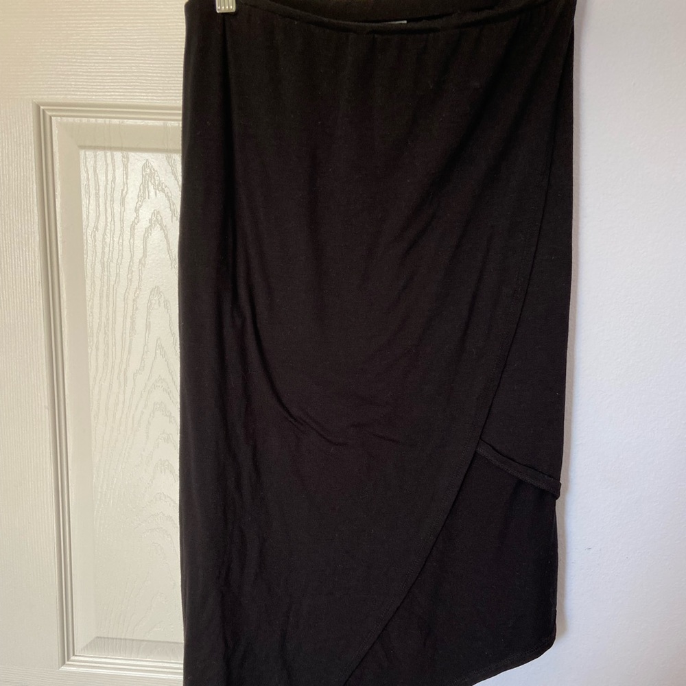 Black high low skirt. Side slit